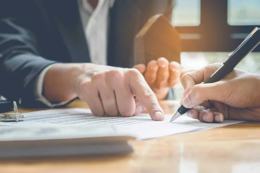 découvrez comment changer votre assurance emprunteur en 2025. profitez des meilleures offres, économisez sur vos mensualités et sécurisez votre prêt immobilier en toute simplicité. informez-vous sur les démarches à suivre et les avantages d'un changement d'assurance.