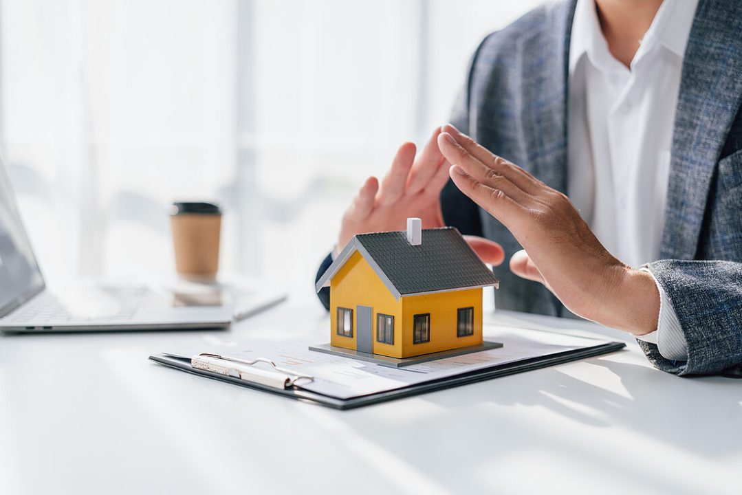 découvrez notre guide complet sur l'assurance habitation pour étudiants : conseils, garanties adaptées et astuces pour trouver une couverture pas chère et efficace pendant vos études.
