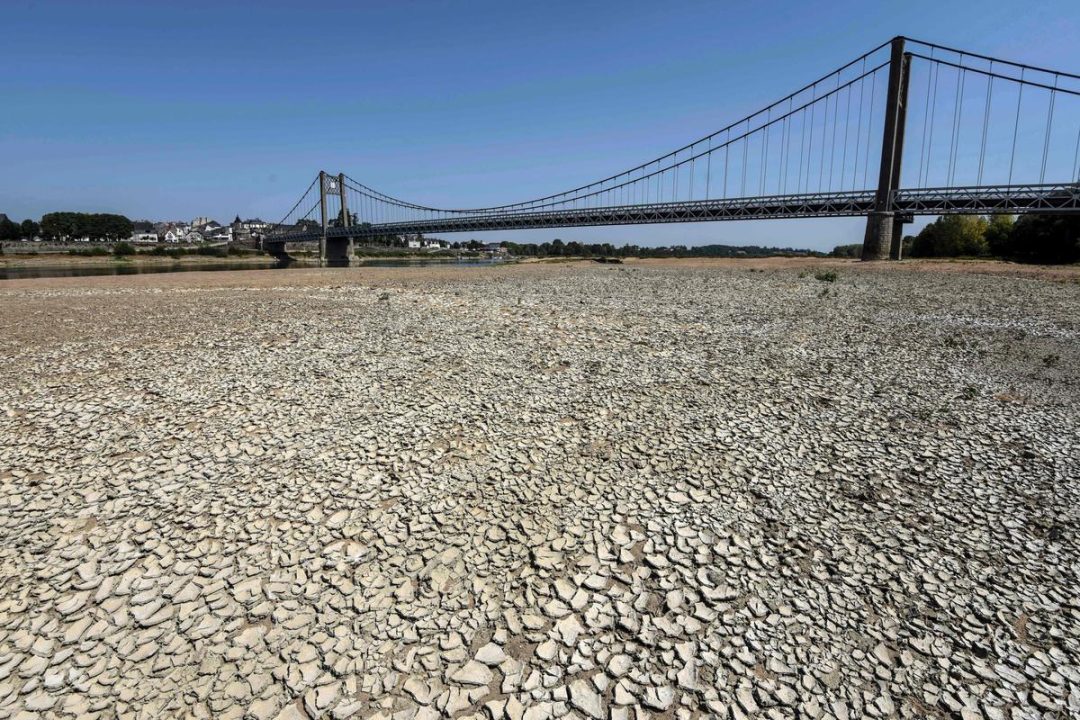 découvrez comment le changement climatique fait grimper le coût des assurances et impacte votre budget. analyse des causes et solutions possibles.