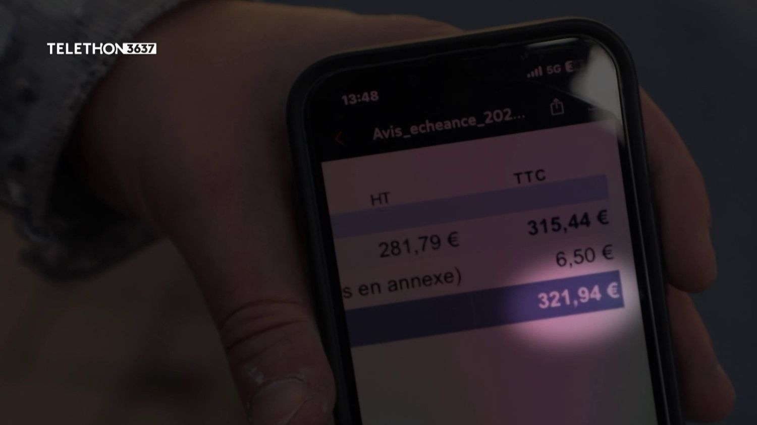 découvrez l'impact des risques d’émeutes sur la hausse de 5% des tarifs des assurances habitation et auto, et comment cela affecte les assurés.