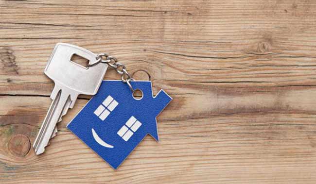 découvrez comment une assurance habitation peut vous protéger efficacement contre les risques de squat et les loyers impayés, pour une tranquillité d'esprit assurée.