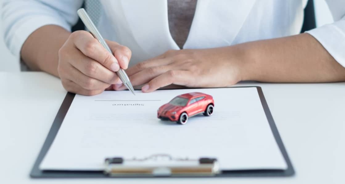 découvrez le ralentissement de la baisse des primes d'assurance prévu pour novembre 2025 et ses impacts sur votre budget.