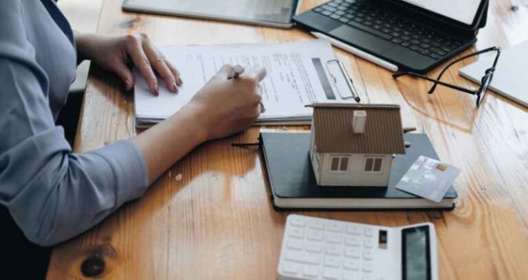 découvrez comment résilier votre assurance habitation après un accident, les démarches à suivre et vos droits pour changer de contrat en toute sérénité.