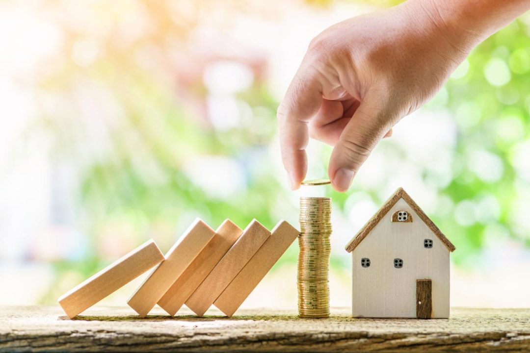 découvrez comment les crues et inondations entraînent une hausse de votre prime d'assurance habitation et les mesures pour mieux protéger votre logement.