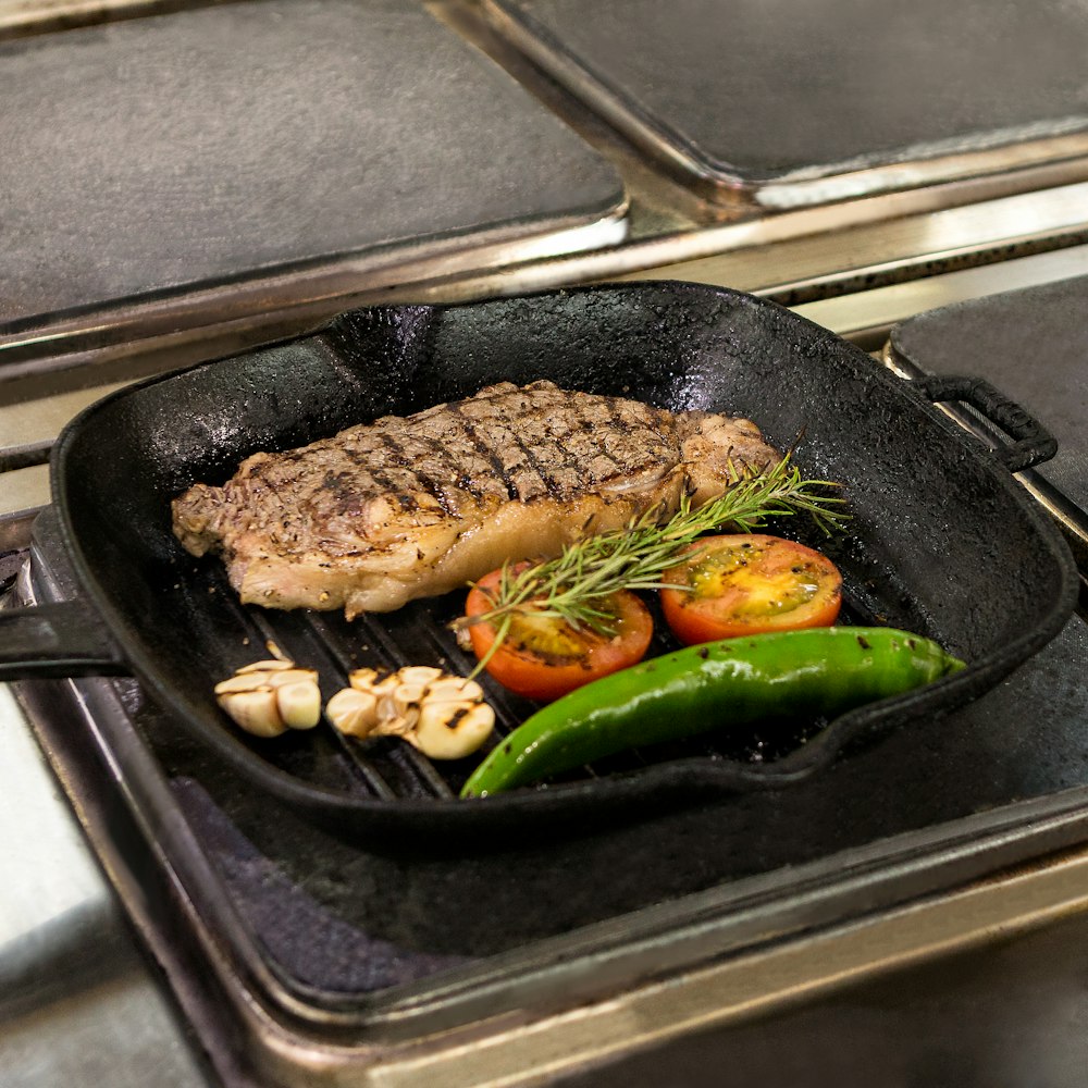 découvrez les préparatifs barbecue essentiels pour réussir vos grillades : conseils, astuces et équipements indispensables pour une journée conviviale et savoureuse.