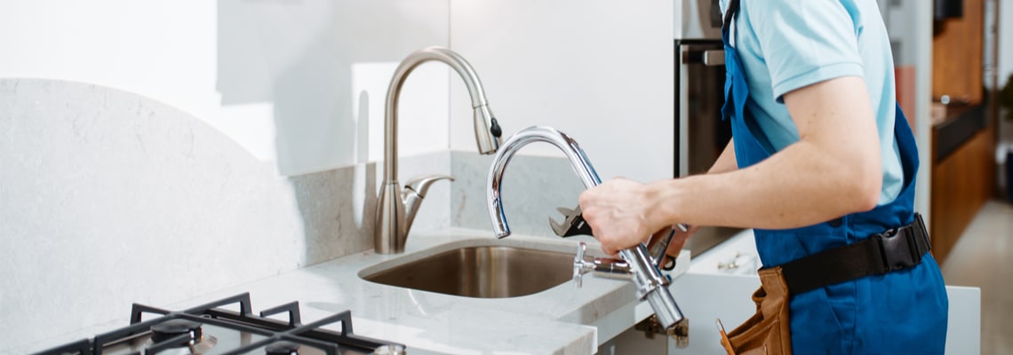 découvrez comment bénéficier d'une réduction des charges jusqu'à 2000€ pour les plombiers et optimiser vos coûts professionnels facilement.