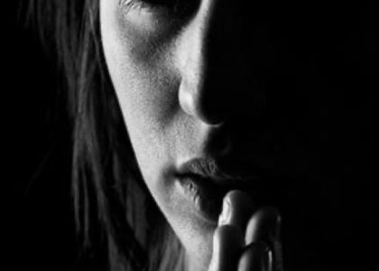 découvrez pourquoi votre assurance peut refuser le remboursement après un cambriolage nocturne et comment réagir face à ce refus.
