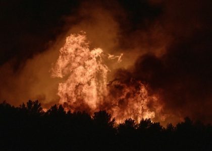 un incendie dévaste un immeuble, obligeant une famille à trouver refuge à saint-thuriau. découvrez les détails de cet événement bouleversant.
